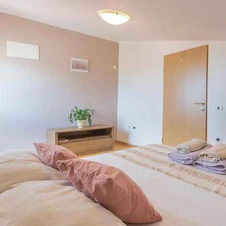 Апартаменты Awesome In With Wifi *