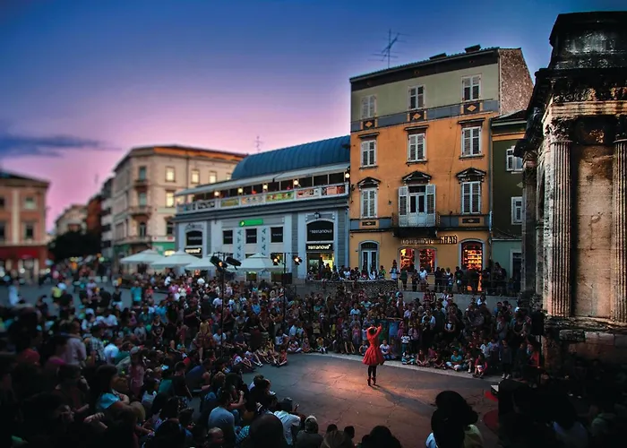 Awesome In With Wifi * Пула